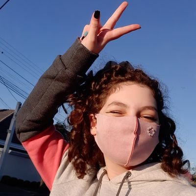 leitorah / não sei das fofocas 🙃 / 17y 
ela/dela