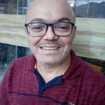 sou pai de oito filhos,com quatro mulheres diferente,e apaixonado pelo o flamengo