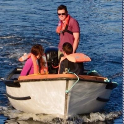 Introducing a unique way to explore Kenmare Bay at your leisure! Groups of up to 5 people can now discover the local area from the water. @kenmarebayboattours