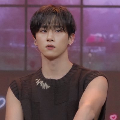 bmxwhn's profile picture. Fan account for Monsta X, Wonho, SHINee, 5SOS | 23 | She/Her | INFJ | Draws sporadically but craves validation | Instagram - @bmxwhn