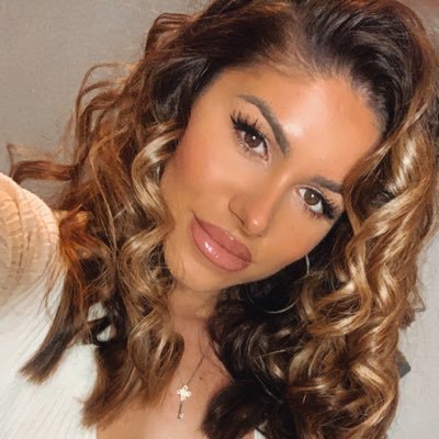 Daniielle_93x's profile picture. Instagram: daniellexmelah