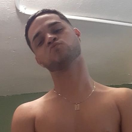 elbugui00's profile picture. Los ojos besan mucho antes que la boca 🥀🐝🖤 #loveIsLove 👭👫👬❤ #LoveYourself
NO HATE BITCHHH