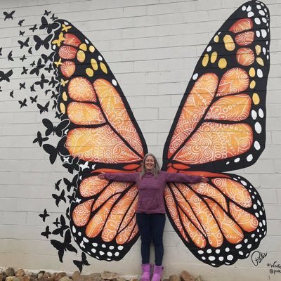 🦋 Thriving, homeschooling mom, comic creator’s wife, lover of life, labyrinths & butterflies! 🦋