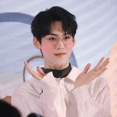 MommyZhoukeyu's profile picture. เคอรึน มัมหมีน้องเคอ ลูกเขยคนโปรดคือพิเจ้บ หยวนปัดซ้ายสุดซ้ายเท่านั้น!!