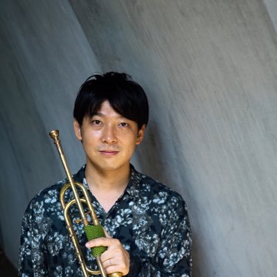 芸高・芸大・ESMUC大学院 東京シティ・フィルハーモニック管弦楽団副首席トランペット奏者 ミュージックスクールダ・カーポ講師 KEDIA音楽教室講師
