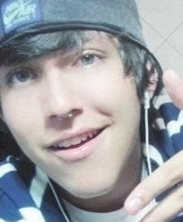um joven de 18 anos que mora no RJ e que curte a vida independente dos problemas!