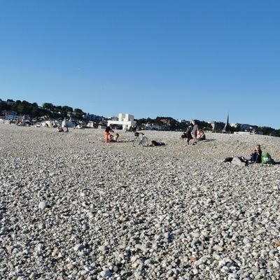 Couple amoureux qui cherche des amis et plus