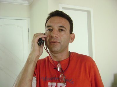 Sou uma pessoa Simples , gosto de passear, visitar parques , pratico esportes , ....