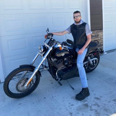 Gaming enthusiast Xbox Gamertag: xAFFLICTEDRAINx #HarleyGang Aspiring cat dad