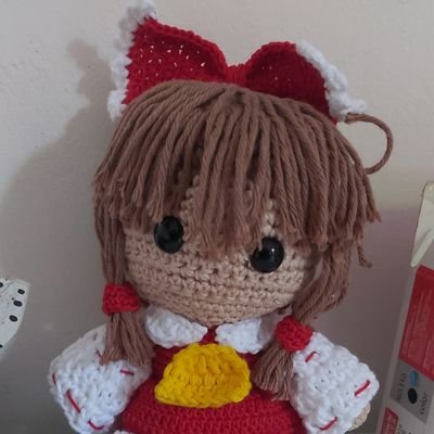 Sou uma Reimu de crochê.
'Não achava um Fumo no Brasil, encomendei uma de crochê'

Admin é ele.