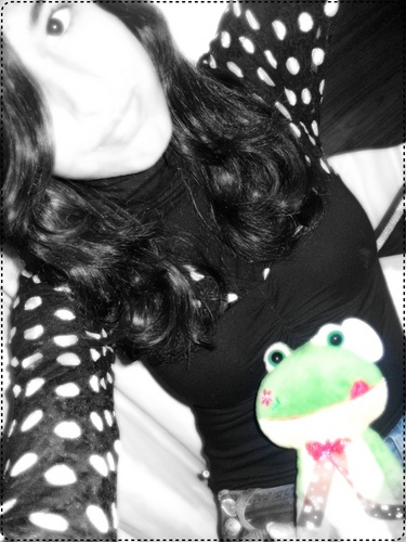 ~ A meninα no tenis αll stαr,
dαs pulseirαs diversαs,
α meninα que nαo ligα pαrα seus rotulos,
dα frαnjα de lαdo,
dα personαlidαde formαdα .!