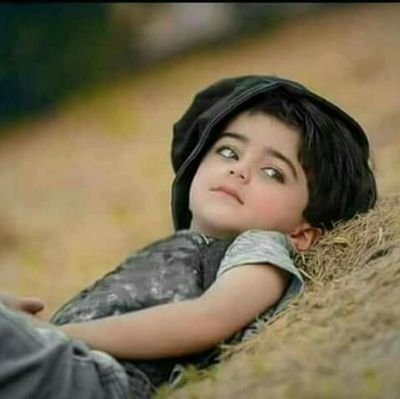 ﺟَﻬَﻠَﺖ ﻋﻴﻮﻥُ ﺍﻟﻨﺎﺱِ ﻣﺎ ﻓﻲ ﺩﺍﺧﻠﻲ
ﻓﻮﺟﺪﺕ ﺭﺑّﻲ ﺑﺎﻟﻔﺆﺍﺩِ ﺑﺼﻴﺮﺍ
ﻳﺎ ﺃﻳّﻬﺎ ﺍﻟﺤﺰﻥُ ﺍﻟﻤﺴﺎﻓﺮُ ﻓﻲ ﺩﻣﻲ
ﺩﻋﻨﻲﻓﻘﻠﺒﻲ ﻟﻦ ﻳﻜﻮﻥ ﺃﺳﻴﺮﺍ
ﺭﺑّﻲ ﻣﻌﻲ لن يخذلني
.💞 غزة