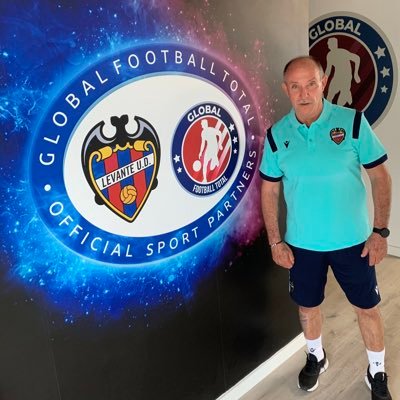 Ex Futbolista profesional,Entrenador Conmebol A y Entrenador de Arqueros de Sel venezuela sub 15,17,20,preolímpica y Absoluta,Entrenador en Valencia España