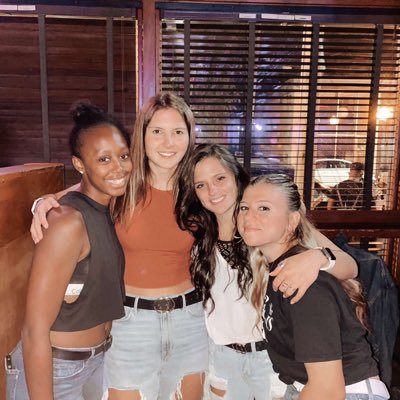 AbbeyStingley's profile picture. Calvin’22