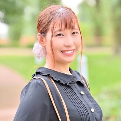 日本プロ麻雀連盟北陸支部36期。読み仮名はフヅキではありません。フミヅキマナミです。攻撃型でメンタル弱い。ドラ集め。10期wrcリーグベスト16。バンドのVo担当。富山駅前健康麻雀スタジオにて勤務。黒沢咲プロの麻雀が好きすぎてやばい❤️⚡️雷電応援📣