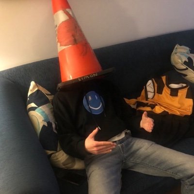 simonconehead's profile picture. peed myself, explains the drip | steam : https://t.co/AcBoDxyshP