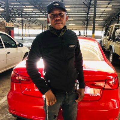 Hatlani's profile picture. Munhu wo rhanda ku tshama a tsakile.😁🤓. CEO of Siyandhani PrintWork. Amakhomsi Supporter. 🤓👍