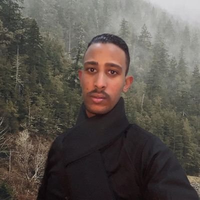 RlWMHJ7Q7VBcaWy's profile picture. 