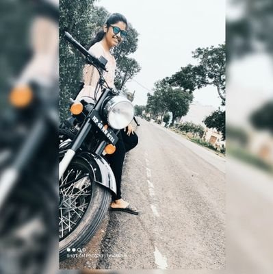 Himanshii017's profile picture. IG - himanshi.gaikwad_111

😎 ɢᴇɴɪᴜs ᴀɴᴅ sᴜᴄᴄᴇssғᴜʟ ᴘᴇᴏᴘʟᴇ 😌 ᴅᴏ ɴᴏᴛ ʀᴇʟᴀx ɪɴ ᴄʜᴀɪʀs,ᴛʜᴀʏ ʀᴇʟᴀx ɪɴ ᴡᴏʀᴋ,ᴛʜᴀʏ sʟᴇᴇᴘ ᴡɪᴛʜ ᴅʀᴇᴀᴍs ✨ 
#Mty✨❤️