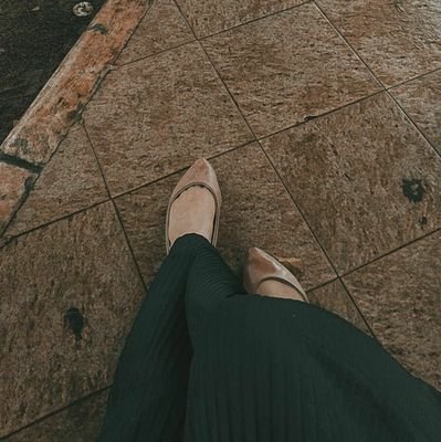Jangan terlalu serius. Bercanda itu harus.