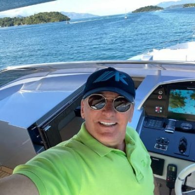 ehmmesho's profile picture. Father to a smart kid