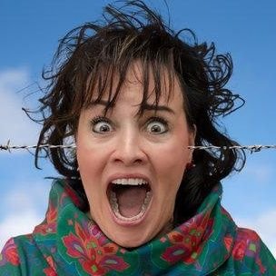 دست و پاتو شستی؟!
اگه یهروز نبودم منو تو گنجشکا پیدا کن و مراقبشون باش