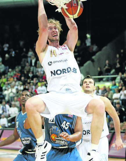 MainEvent83's profile picture. Basketball player