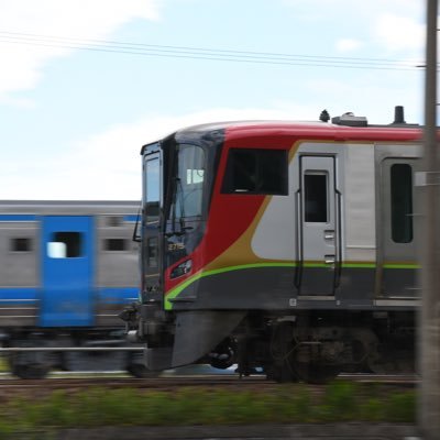 新幹線と振子気動車を愛する人。高知県出身、岡山県から高知県へ引っ越し。Nikon D7500たまにD3使ってます。