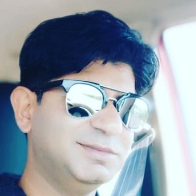 चमक सूरज की नहीं मेरे किरदार की है, खबर ये आसमाँ के अखबार की है, मैं चलूँ तो मेरे संग कारवाँ चले, बात गुरूर की नहीं, ऐतबार की है।