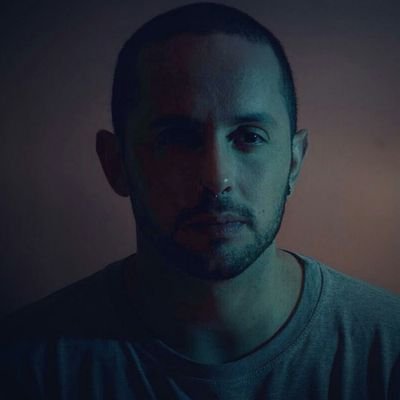 lucaslinolino07's profile picture. "Hoje nada vai tirar minha paz"
                                                
Narrador: Ele já acorda com ódio.