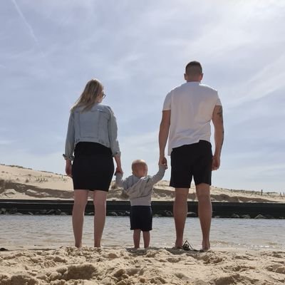 23/07/19 #A👦🏼 14/08/21 #A👶🏻 27/02 #L#E👧🏽👧🏼 06/01/18 #A❤️