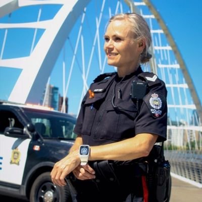 🇨🇦👮🏼Healthy Streets Operations Centre @edmontonpolice Wife, mom of 3 amazing kids, runner & fitness freak. https://t.co/RdCuNlpTTM…