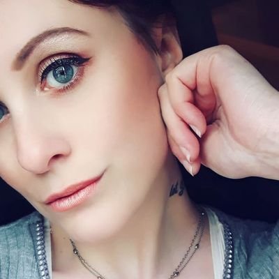 verycris's profile picture. 37 • Toscana 🇮🇹 • mamma 💙 • fidanzata 💏 • iper tatuata🤘🏻 • Canon EOS 5D mk2 📷 •  gattara 🐈 x5 ~
mostly tv tweets📺