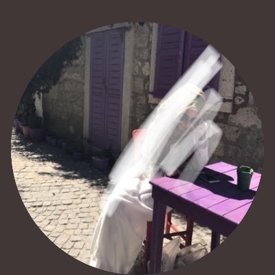 ulkucvk's profile picture. Gün olur , başıma kadar mavi
Gün olur , başıma kadar güneş
Gün olur deli gibi..