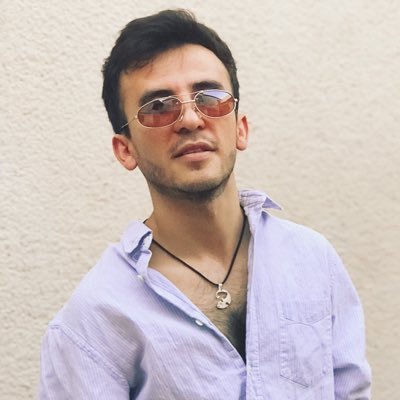 #AngeloChiaro Soy un chico amante de la vida y de disfrutar cada momento que vivo