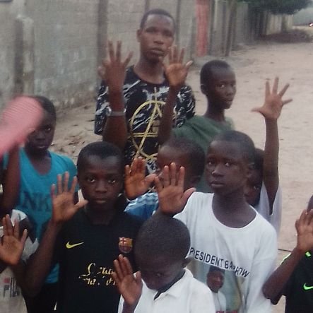 Kutbo4's profile picture. Hello Greetings brothers and sisters..we are Christan children shaking fro help ...we are bond of hope blessings to those who have the poor 🙏