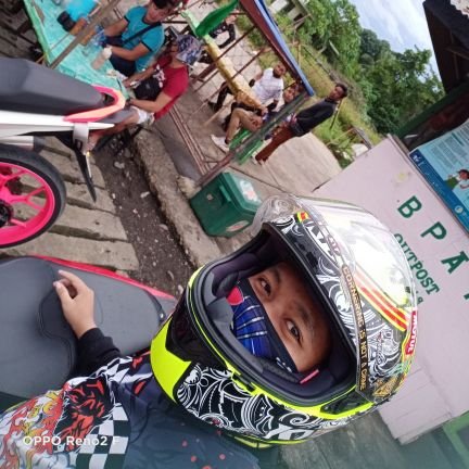 b_besanez's profile picture. Riding