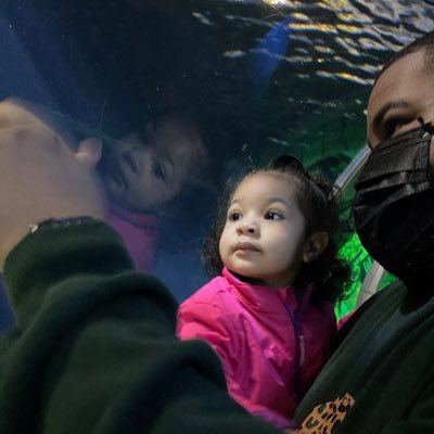 Teezmo's profile picture. blessed with my fathers strength and mothers beauty.