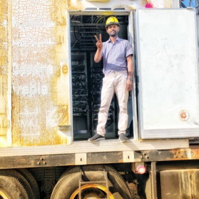 Yassirtag's profile picture. قد يصدمني أقربُ الناس ويستغفلني للحدّ الذي يؤلمني الخذلان منہ ولكن تظلُ روحي لا تسقط أبداً مهما كانتْ افعالہ موجعہ.!