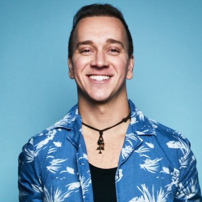 eloscarale's profile picture. Un twittero que tiene un canal de @Youtube 😜