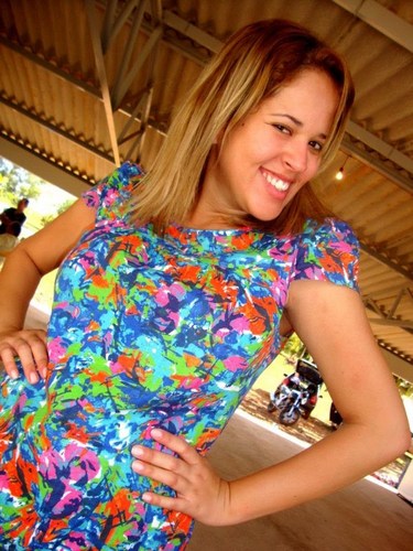 Menina mulher que não cansa de sonhar, de viver, de sorrir, de confiar, de ter fé.