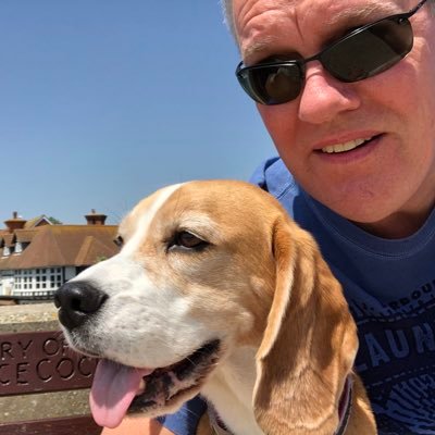 Presenter & Journalist on telly and radio. BBC, ITV, LBC, Classic FM. Voice-overs. Podcast host and creator. Event host and dog walker to Baxter the Beagle 🐾