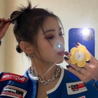 multi / 방탄소년단 - 𝘴𝘪𝘯𝘨𝘶𝘭𝘢𝘳𝘪𝘵𝘺 - she/her/21 allez stream fever les frérots