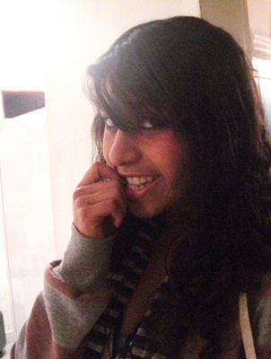nαo tente me entender;
　　sou completαmente diferente do que vooc imαginα :)