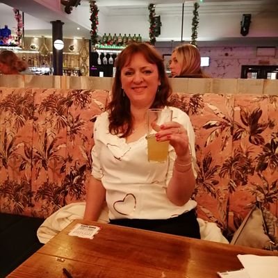 I like being healthy, chatty and having fun whilst having a drink 😊