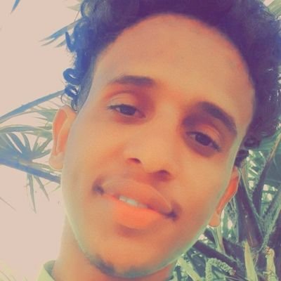 Je me nomme awad Abdallah autrement dit sur nommé Joseph Kerône j'ai 21ans je suis à l'université de Djibouti en L2 physique chimie actuellement je suis célibat