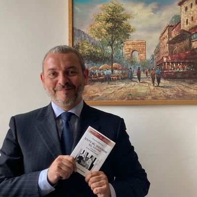 ninobizzintino's profile picture. Avvocato, Scrittore, Italiano, Cristiano, Juventino. Amo storia e pensiero  antico e gli eroi portatori di principi. Ammiro coraggio e lealtà e voglio vivere