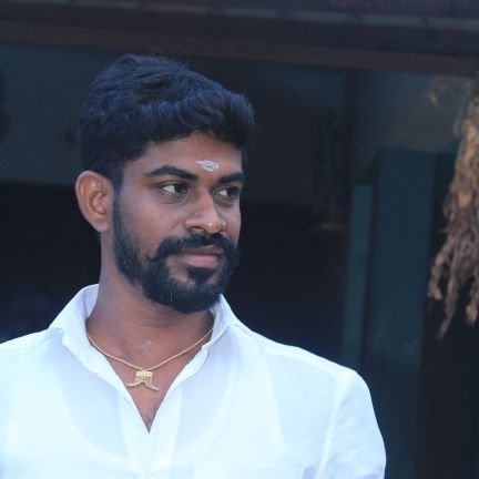 eYCxdjwb9eUCxyz's profile picture. 