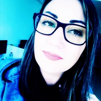 La derrota no es amarga a no ser que te la tragues (Joe Clarck)
Diseñadora gráfica 🇵🇪
Amante de la música pop, el rock alternativo y las series de crímen