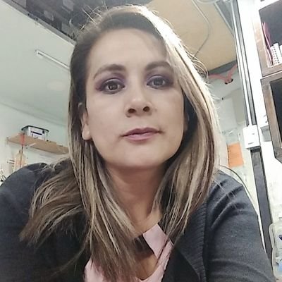 Asesora de imagen y comunicación.
Maestra en Educación
Lic. en comunicación y especialista en R.P. y admon. pública mpal. y estatal